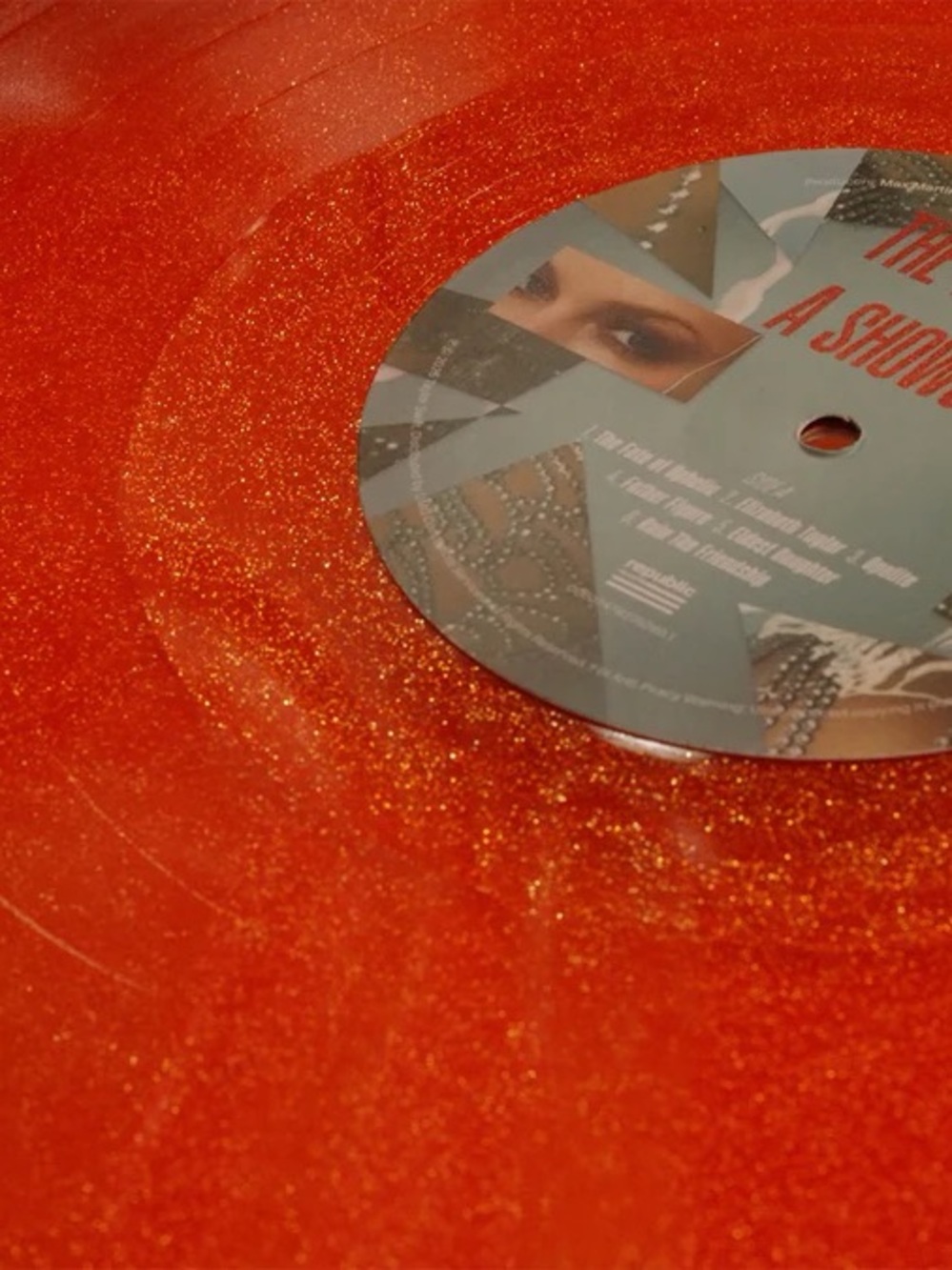 THE LIFE OF A SHOWGIRL: SWEAT AND VANILLA PERFUME PORTOFINO ORANGE GLITTER VINYL - Picture 4 of 4